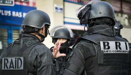 Loi travail: manifestation inédite de policiers contre la 