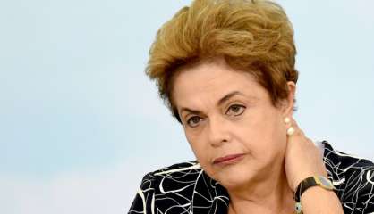 Brésil: une commission du sénat recommande la suspension de Dilma Rousseff