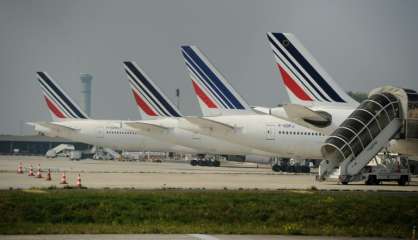 Air France: les pilotes du syndicat majoritaire votent le principe d'une grève longue