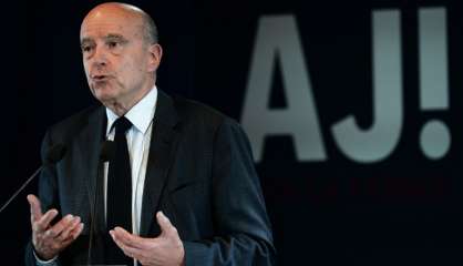 Juppé: Sarkozy en campagne alors que président LR, 