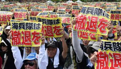 Japon: manifestation à Okinawa contre la présence militaire américaine