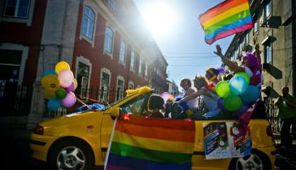 Des centaines de milliers de personnes aux Gay Pride européennes