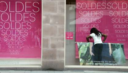 Les soldes d'été débutent en espérant le retour du beau temps