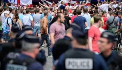 Euro-2016: l'Angleterre fait son entrée, ses hooligans sont déjà là 