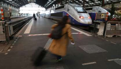 SNCF: 17% de grévistes tous personnels confondus, indique la direction