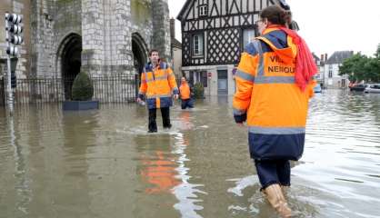 Inondations: 8.000 interventions des pompiers, dont 2.000 dans le Loiret 