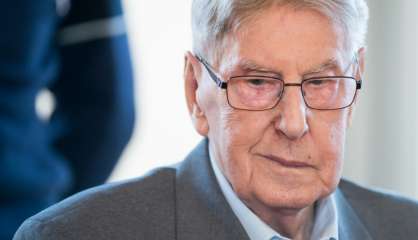 Verdict contre un ex-gardien d'Auschwitz, 71 ans après la guerre