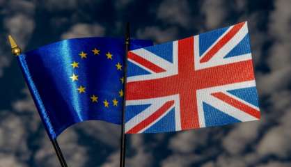 Brexit: un revers qui appelle une remise en cause, selon la presse