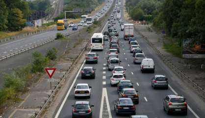 Vieux véhicules chassés de Paris: un casse-tête pour les automobilistes