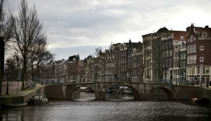 Submergée par les touristes, Amsterdam veut éviter la noyade