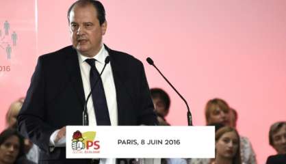 Présidentielle: le Conseil national du PS décide à l'unanimité d'une primaire