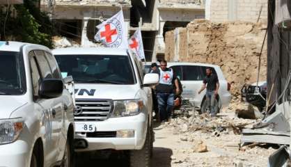 Syrie: un premier convoi d'aide alimentaire entre à Daraya 