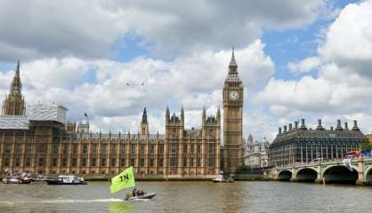 GB: la campagne sur le Brexit reprend, après le meurtre de la députée Jo Cox