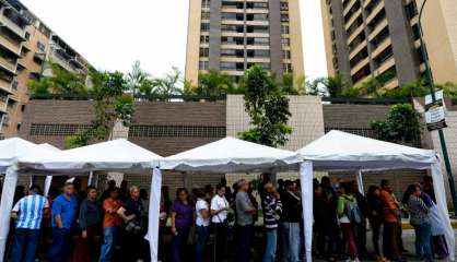 Files d'attente au Venezuela pour soutenir le référendum anti-Maduro