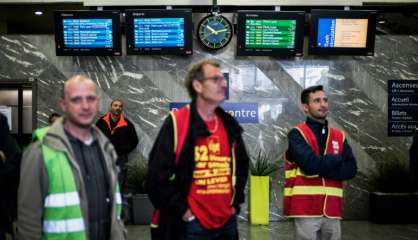 Grève à la SNCF: trafic toujours perturbé vendredi