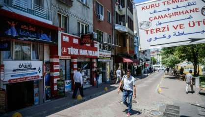 Petits boulots à Istanbul pour de jeunes Syriens qui rêvaient en grand à Damas