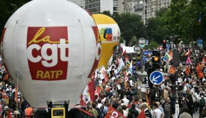 Loi travail: moins de manifestants dans les rues mardi