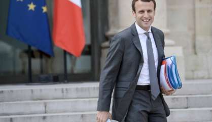 En Marche!: Macron tient son premier meeting à la Mutualité