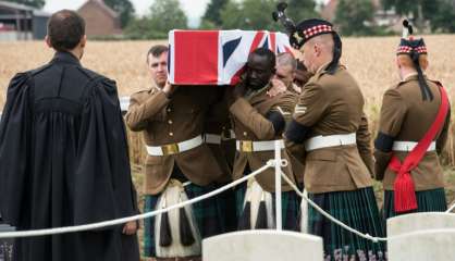 Un soldat écossais mort en 1915 identifié et enterré un siècle plus tard grâce à sa... cuiller