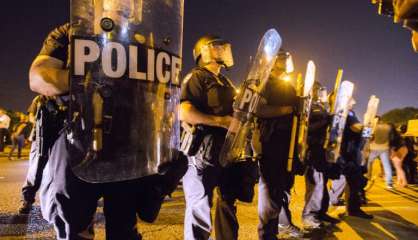 Etats-Unis: 2 policiers tués dans des tirs à Baton Rouge