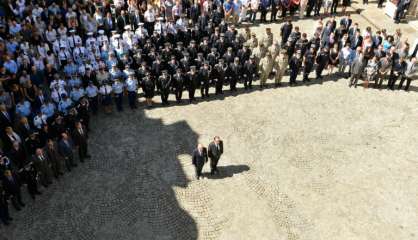 Attentat de Nice: la France se fige pour une minute de silence