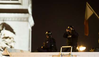 Paris: gros déploiement policier dimanche sur les Champs-Elysées