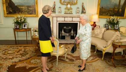 Royaume-Uni: Theresa May officiellement investie Premier ministre 