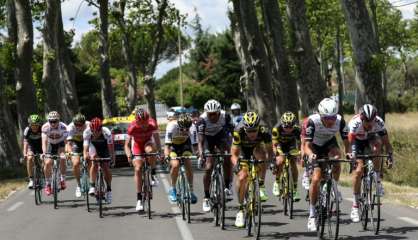 Tour de France: 13e étape maintenue, caractère festif suspendu après l'attentat