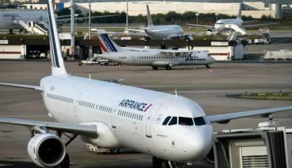 Air France: le préavis de grève des hôtesses et stewards maintenu