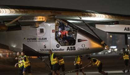 L'avion Solar Impulse 2 boucle son tour du monde à Abou Dhabi