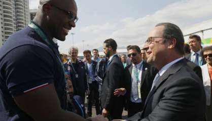 JO-2016: quand Hollande badine avec les athlètes au Village olympique