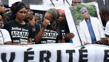 La famille d'Adama Traoré dépose deux plaintes contre les forces de l'ordre