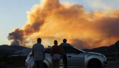 Un incendie géant en Californie entraîne l'évacuation de 82.600 personnes 