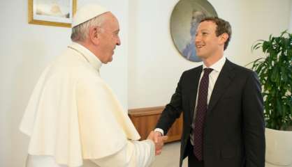 Le pape parle d'aide aux pauvres avec le patron de Facebook