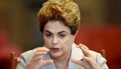 Brésil: le Sénat décide de soumettre Rousseff à un procès en destitution