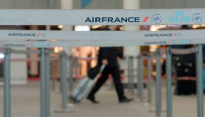 Air France va maintenir l'accord d'entreprise des hôtesses et stewards jusqu'en février 2017