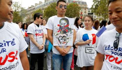 Manifestation massive de la communauté chinoise à Paris pour réclamer 