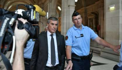 Procès Cahuzac: la piste de l'argent au menu de la 2ème journée