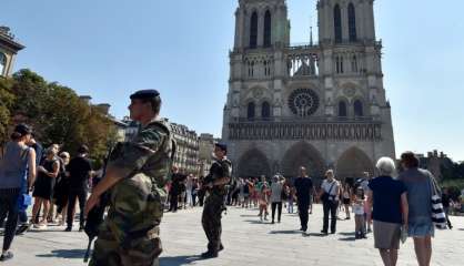 Bonbonnes de gaz à Paris: un 2e couple en garde à vue 