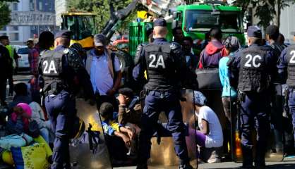 Migrants: nouvelle évacuation d'un campement à Paris 