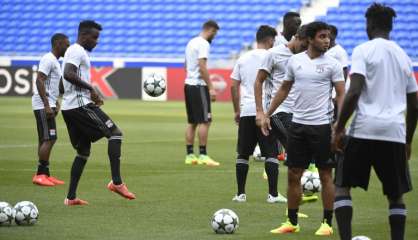 Ligue 1: le bus de Lyon a été caillassé à Marseille