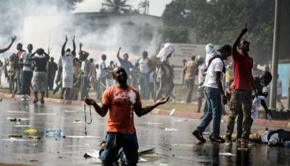 Réélection de Bongo au Gabon: du gaz lacrymogène contre des opposants 