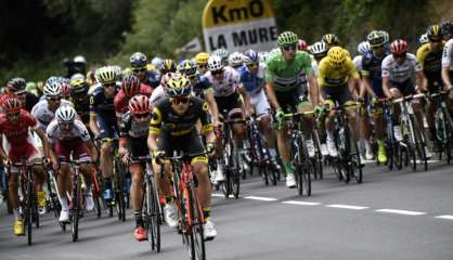 Tour de France: c'est parti vers les géants des Alpes