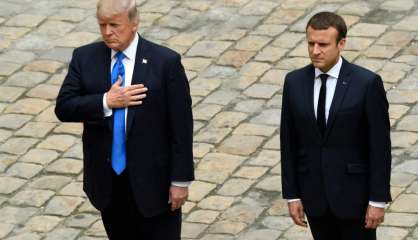 Trump officiellement accueilli par Macron aux Invalides