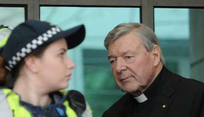 Le cardinal Pell rejette les accusations d'agression sexuelle devant le tribunal de Melbourne