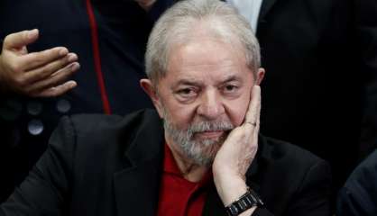 Brésil: la justice bloque des comptes et saisit des biens de Lula