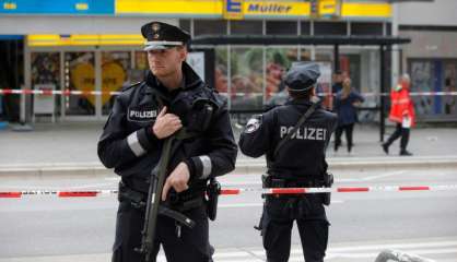 Attaque au couteau à Hambourg: un mort et quatre blessés