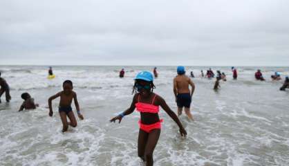 Le Secours populaire emmène 5.000 enfants franciliens sur les plages chics de Deauville