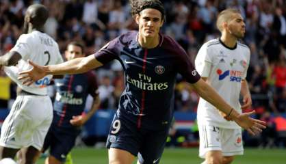 Ligue 1: sous le regard de Neymar, le PSG bat Amiens 2-0 pour sa rentrée