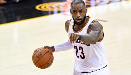 LeBron James accuse Donald Trump de remettre la haine raciale 